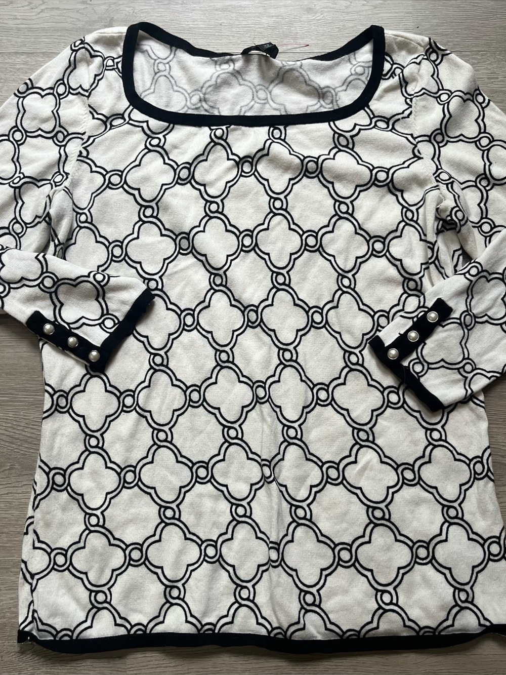 Talbots  quatrefoil Patterned Black and White  sweater top (XS)